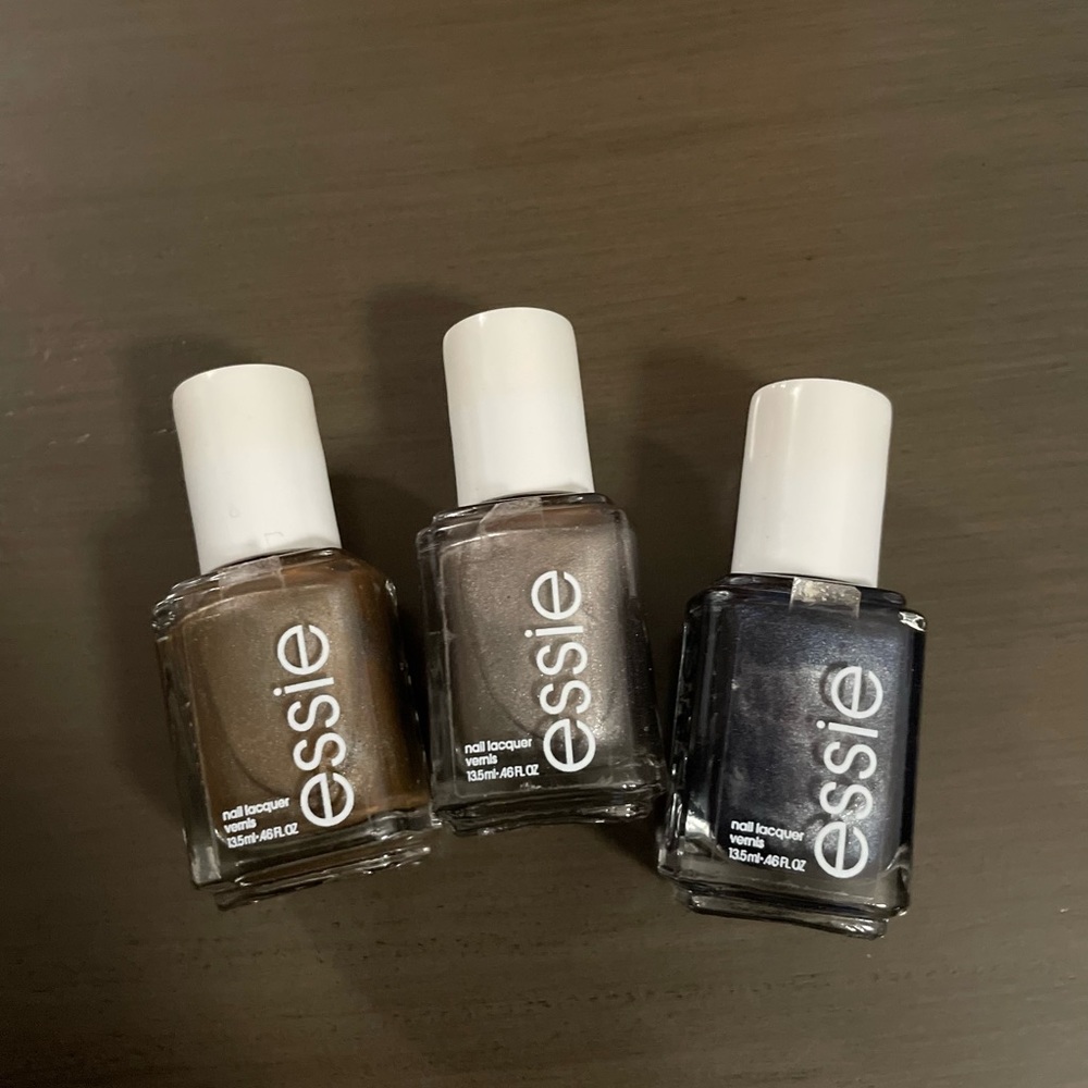 ESSIE NAIL POLISH BUNDLE (SET OF 3)